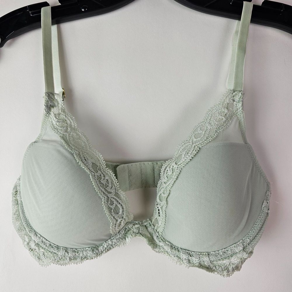 Natori Lace Trim Bra in Light Green
